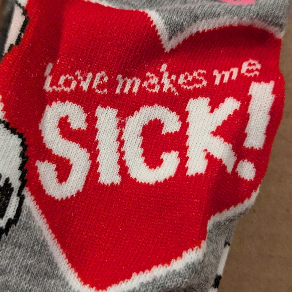 Peanuts Snoopy Valentine Socks Love Makes Me Sick - Picture 4 of 5
